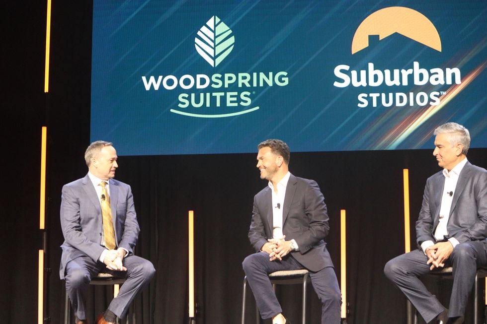 AH LEADERSHIP SERIES SPECIAL Pat Pacious with group