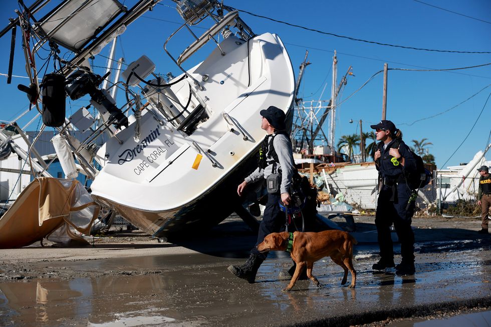 ENEWS 10 05 22 Hurricane Ian grounded boat