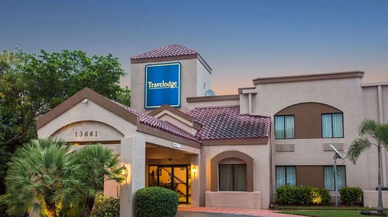 Front view of Travelodge Fort Myers Airport hotel sold in Florida for $3.75 million