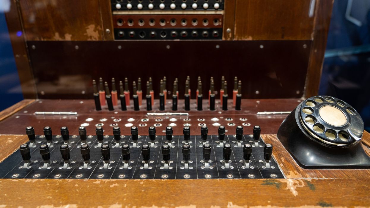 FCC mandating that all old copper phone lines be replaced by August