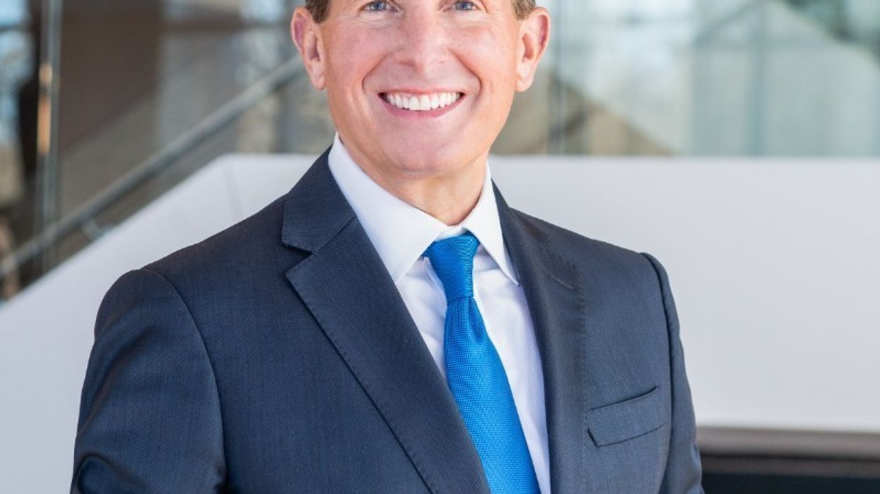 Wyndham CEO Ballotti receiving Arne Sorenson Award