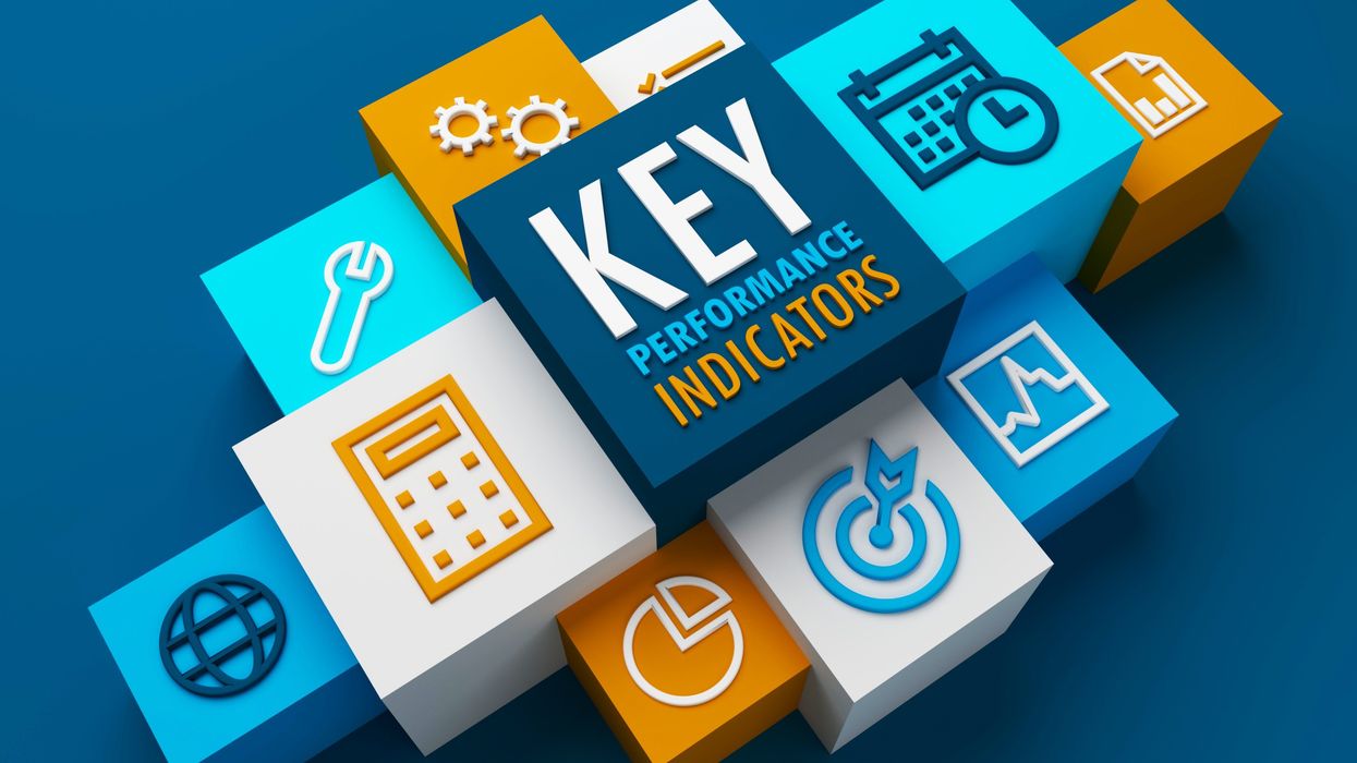 HotStats: Competitive benchmarking enhances performance in uncertain times