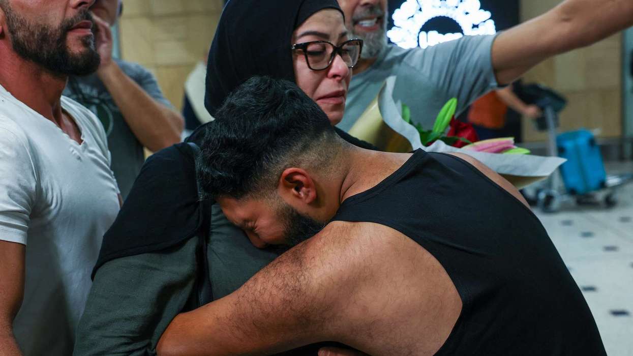 Middle East conflict strands U.S. travelers