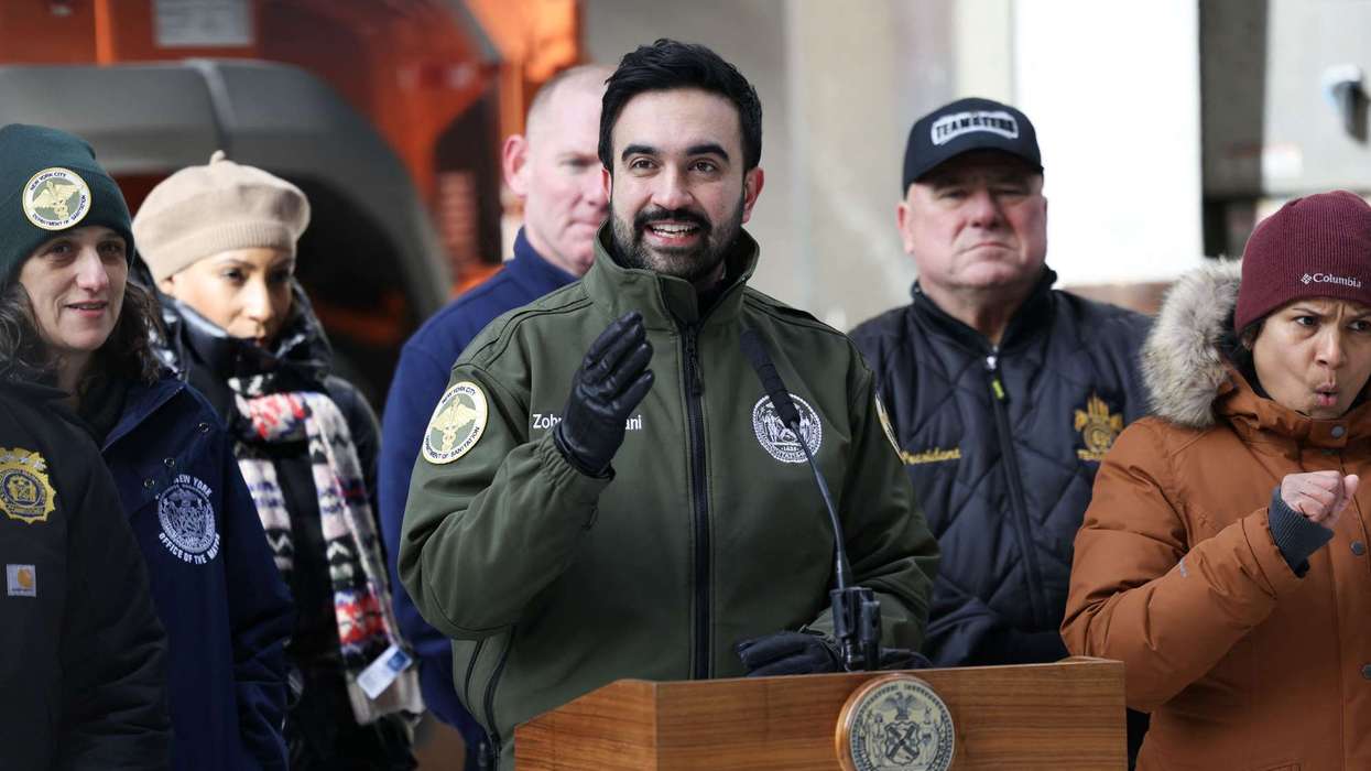 NYC mayor bans secret hotel fees, credit holds