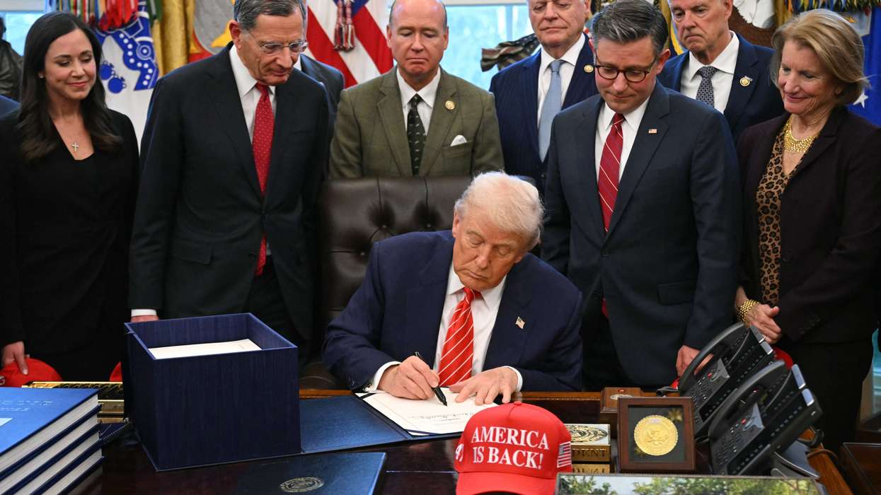 Trump signs bill reopening government