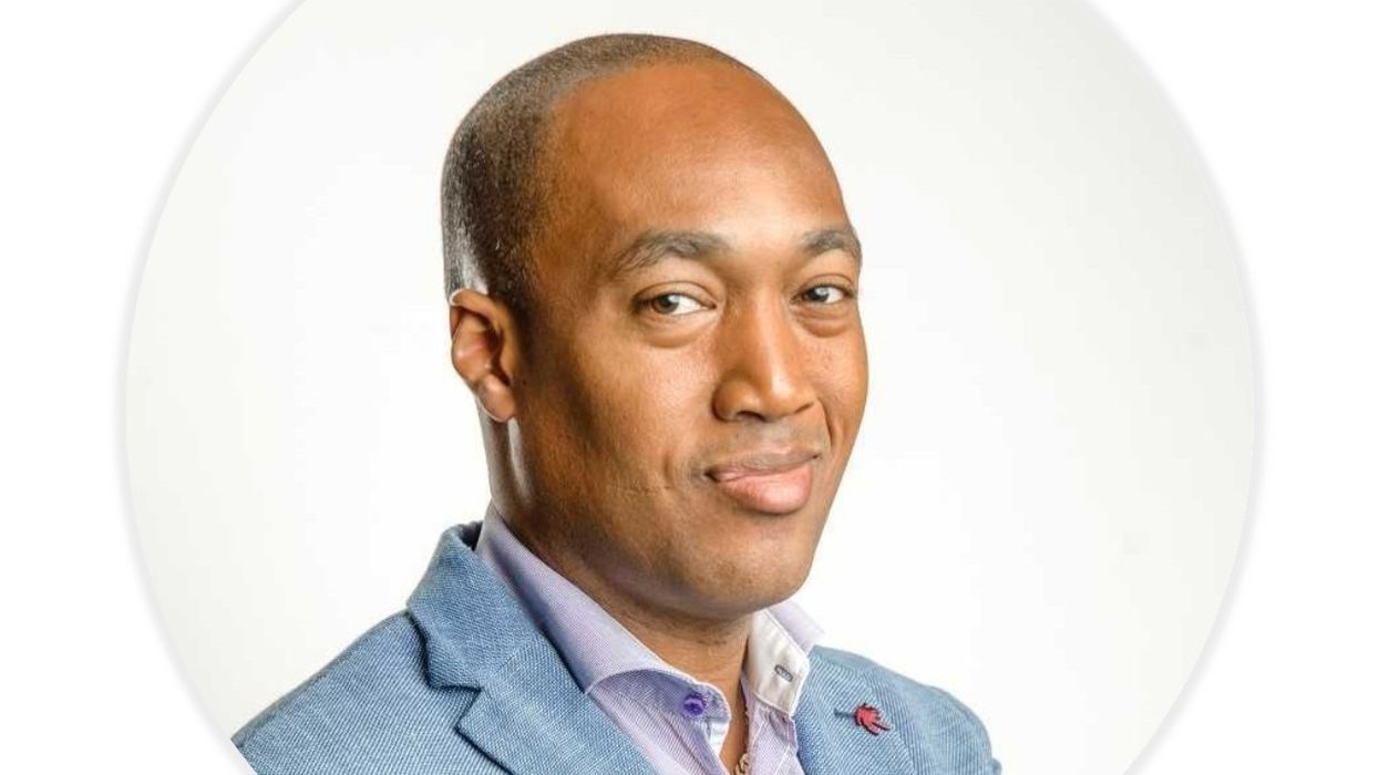 Sanovnik Destang receives Outstanding Hotelier Award from AAHOA and NABHOOD