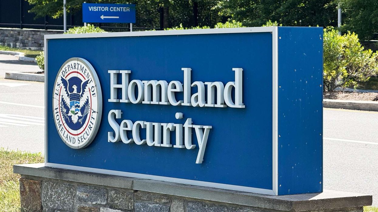 U.S. considers screening foreign tourists’ social media