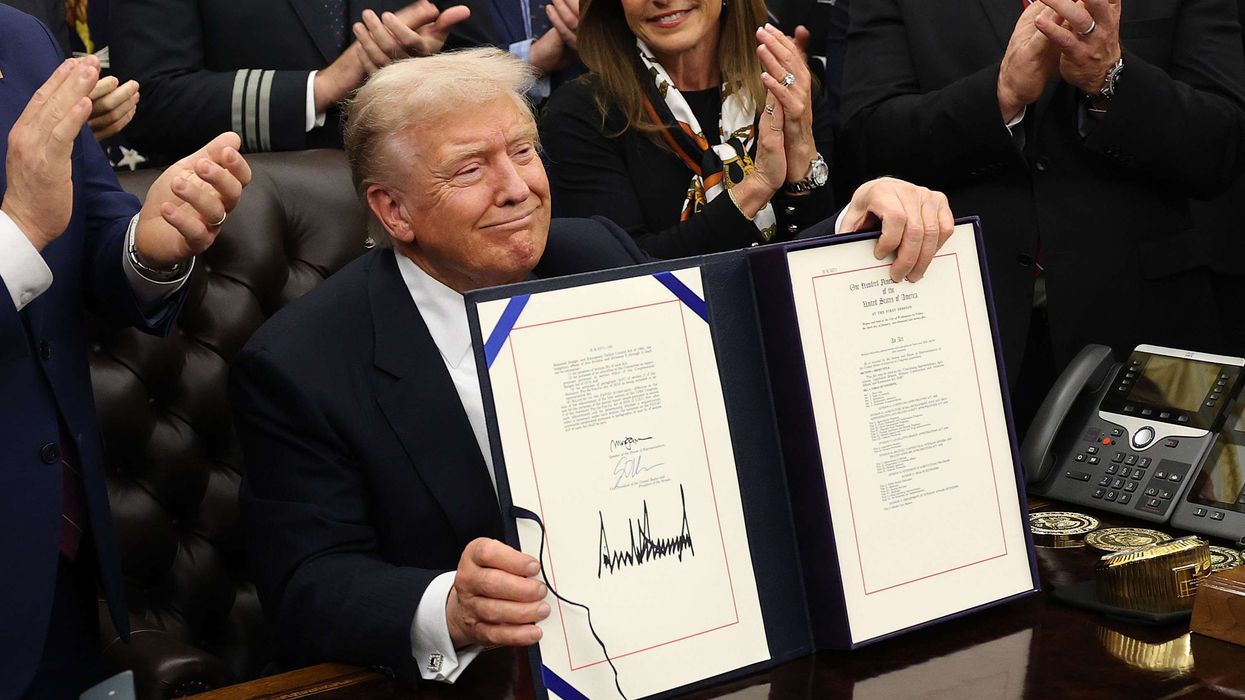 Trump Signs Bill to End Longest U.S. Government Shutdown