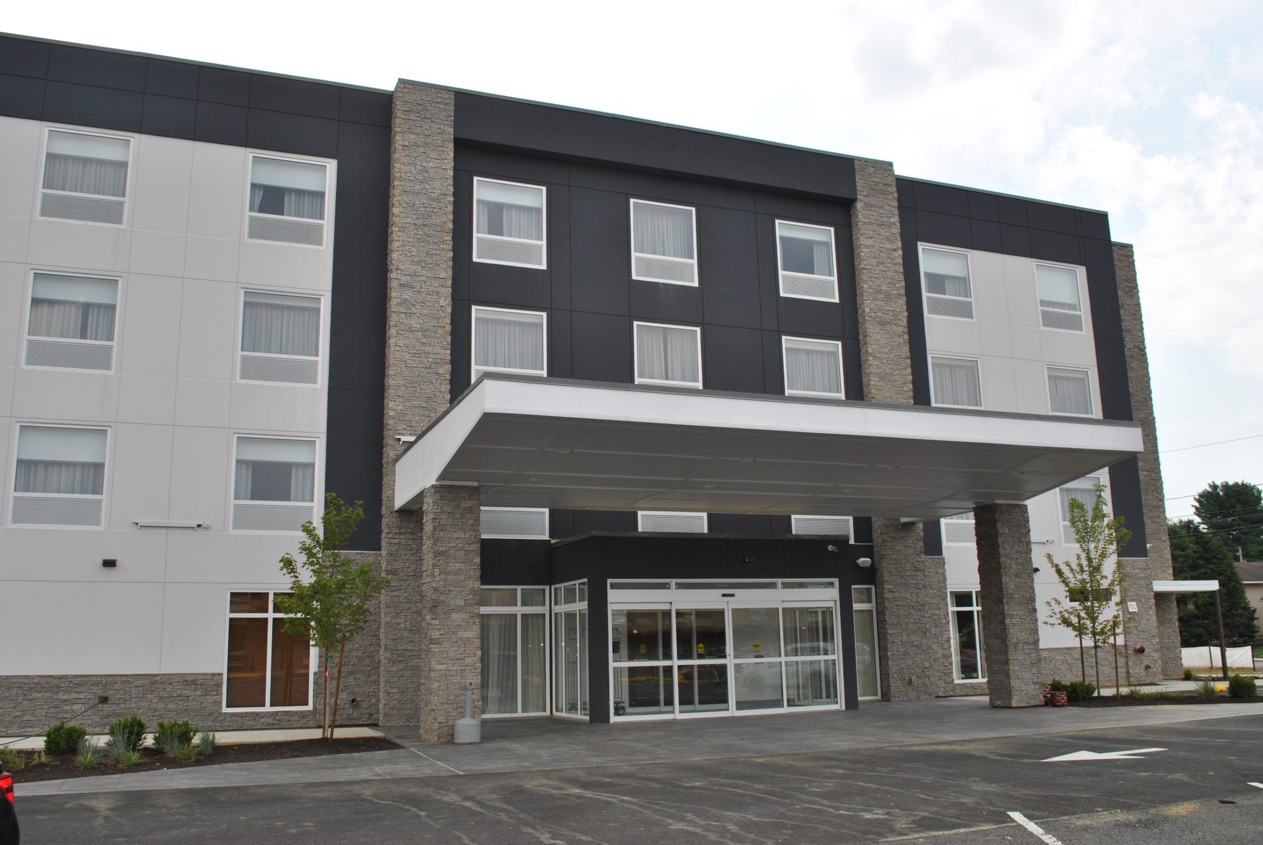 Hershey Building Exterior Best Western