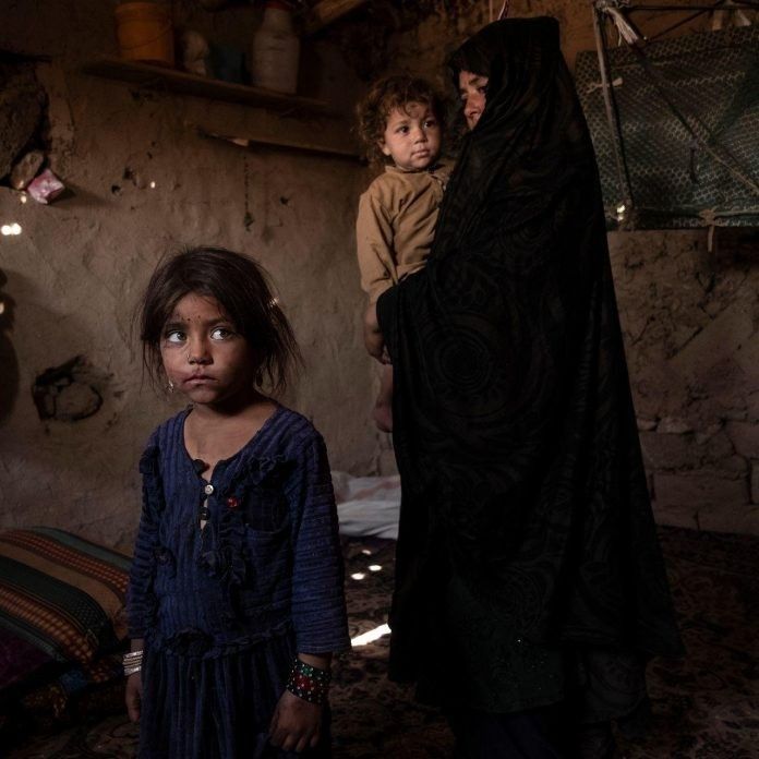 ENEWS-11-03-21-Afghanistan-aid-696x696