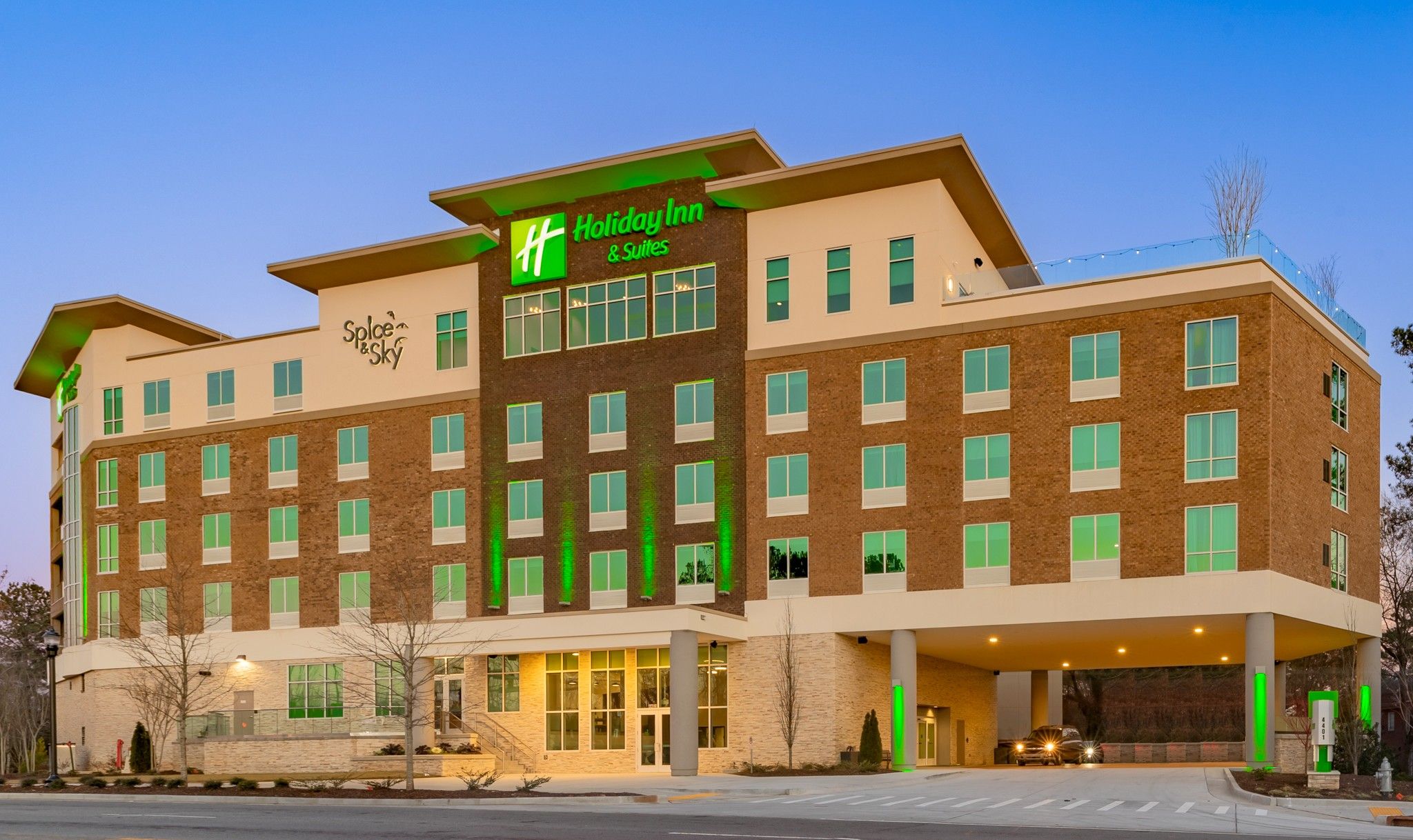 ENEWS 03-30-22 BRIEFS OPENINGS Holiday Inn Atlanta Perimeter ext Holiday Inn & Suites