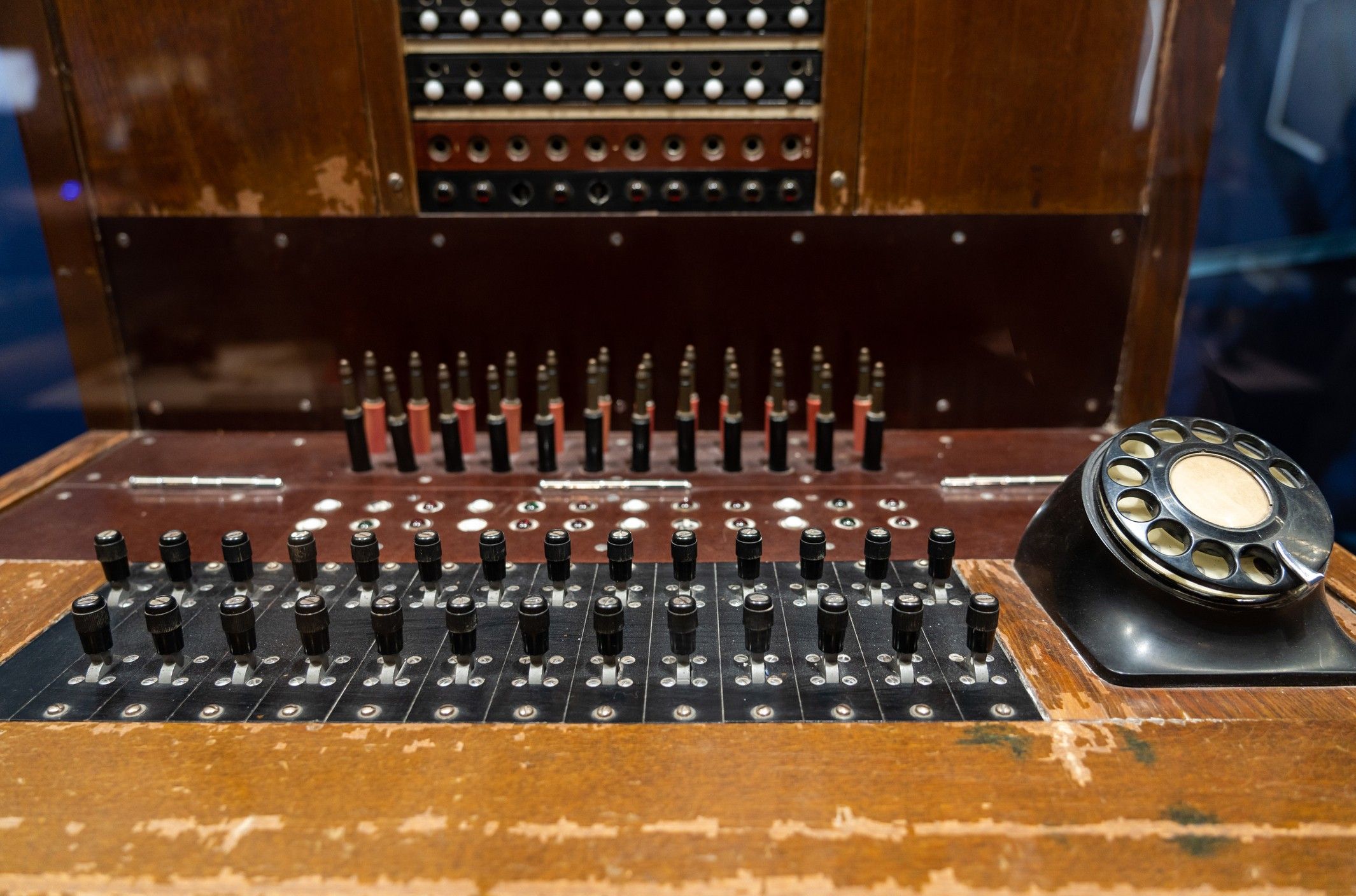 Retro style telephone switch FCC