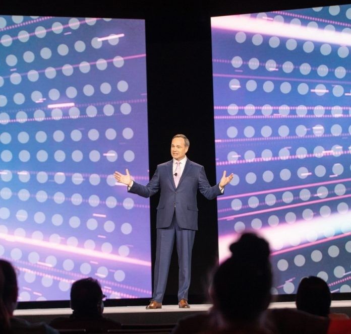 ENEWS-06-15-22-Choice-acquires-Radisson-Pat-on-stage-cropped-696x663